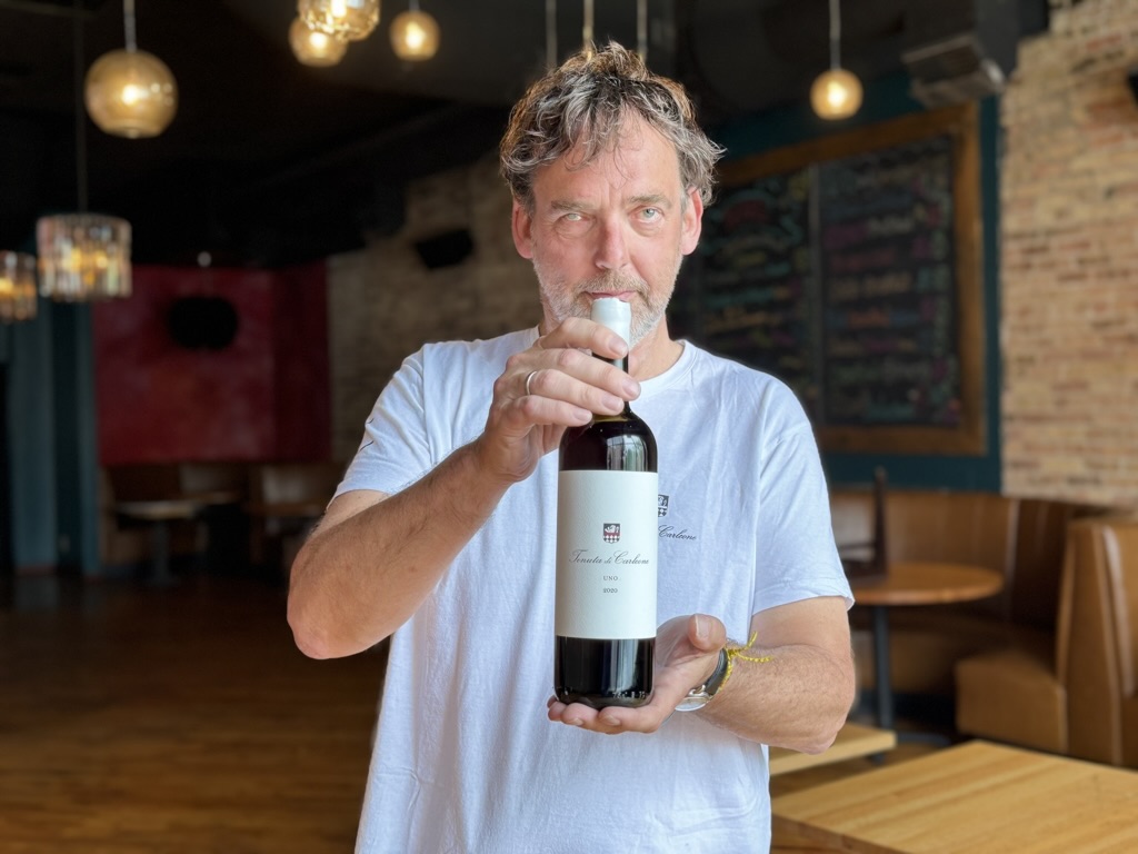 Sean O'Callaghan presenting Tenuta di Carlone Uno
